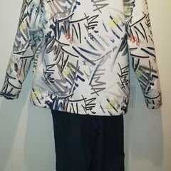 子供用スキーウエアー　１４５ｃｍ～１６５ｃｍ　手袋付きの画像