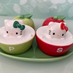 【キティちゃん】塩・コショウ入れ　インテリア置物