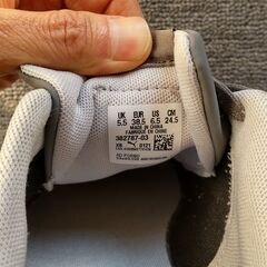 プーマ　スニーカー　382787-03　ユニセックス　24.5㎝の画像