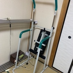 【無料】ぶら下がり健康器　懸垂マシン　懸垂トレーニング