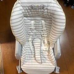 ［最終値下げ］アップリカ　ユラリズム　ハイローチェアの画像