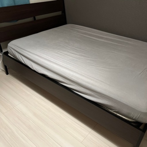 受付終了IKEA  ベッドフレーム　ダブル