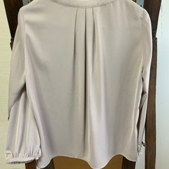 TRUDEA シャツ　ブラウス　サイズM 身幅47、着丈57センチの画像