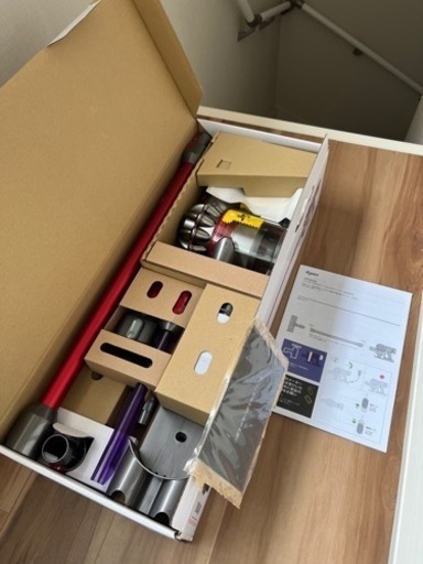 【新品未使用】Dyson V8 Slim Fluffy サイクロン式コードレス