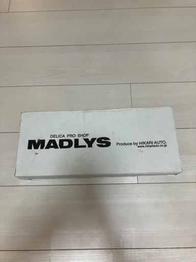 輝オート　デリカ D:5 MADLYS ステンピラーガーニッシュ