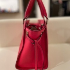 GUESS ゲス ハンドバッグ 赤の画像
