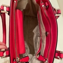 GUESS ゲス ハンドバッグ 赤の画像
