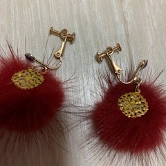 未使用 ハンドメイド ミンクファーイヤリング 赤 半球タイプ の画像