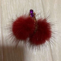 未使用 ハンドメイド ミンクファーイヤリング 赤 半球タイプ の画像