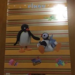 2023年　ピングーの卓上カレンダーとクリアファイル2枚の画像