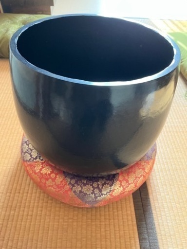 りん　お寺で使う様な大きさです。