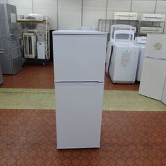 ID 087866　冷蔵庫２ドア吉井電機　139L　２０２２年製　AR-131