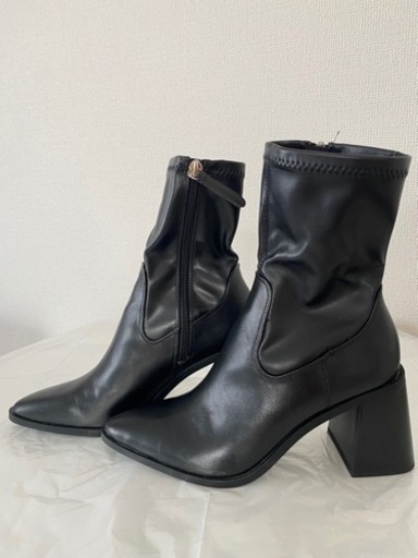 3月末まで【ZARA】新品 ハイヒール アンクルブーツ(黒)