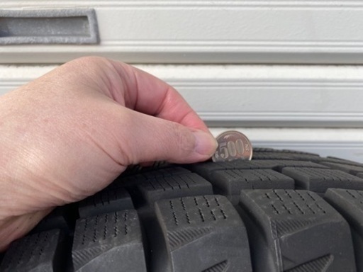 タイヤ　ホイル付き　　サイズ　215/70 R16