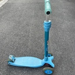 子供用キックスクーターの画像