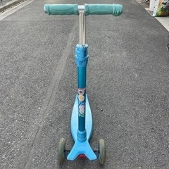 子供用キックスクーターの画像