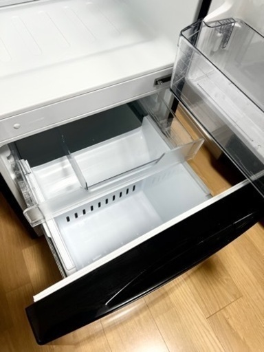 値下げしました！2021年製、TOSHIBA 冷蔵庫　ブラック153L