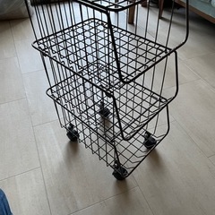IKEA 稼働式　3段棚(1-3段に分解可) 袖机差し上げますの画像