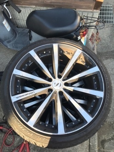 20インチ アルミホイール