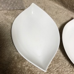 東京インテリア購入　お皿三枚の画像