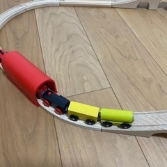 IKEA 木製レールトレインと積木セットの画像