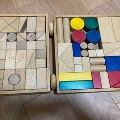 IKEA 木製レールトレインと積木セットの画像