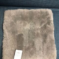 ムートンクッション（未使用品）