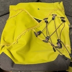 登山バッグ　蛍光グリーン