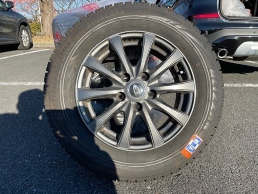 スタットレスタイヤ（BLIZZAK）