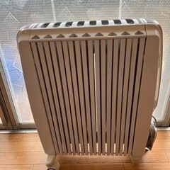 値下げしました　オイルヒーター　デロンギ　暖房　ストーブの画像