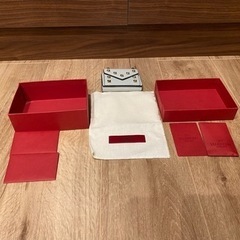 未使用品　VALENTINO ロックスタッズ 三つ折り財布の画像