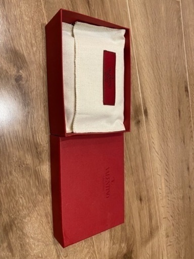未使用品　VALENTINO ロックスタッズ 三つ折り財布