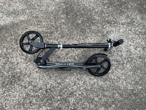 早い者勝ち　かなり美品　大人用　ブレーキ付き　折りたたみ式　キックボード　キックスケーター　５８００円
