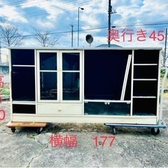 戸棚　家具　収納