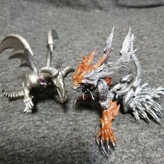 ドラゴンフィギュア2体