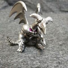 ドラゴンフィギュア2体の画像