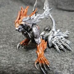 ドラゴンフィギュア2体の画像