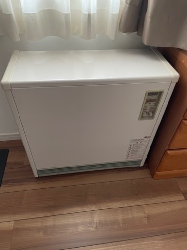 蓄熱暖房機　蓄暖