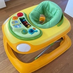 お取り引き中★chicco ベビーウォーカー　折り畳み式ベビー歩行器の画像
