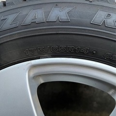 ブリザック　レボ01 175/65R14 スタッドレスタイヤ