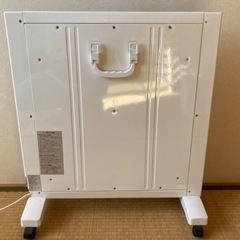 暖房器　遠赤外線パネルヒーター1200w タイマー機能　リモコン、説明書付の画像
