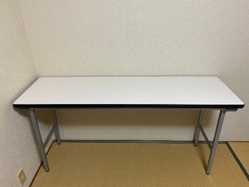 スチール折りたたみテーブル　2台