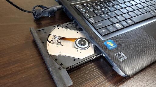 ⑤ノートPC　TOSHIBA dynabook satellite B241/W2CE