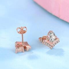 【新品・未使用】CLARIBEL ピアス レディース スワロフスキー ボディーピアス 一粒 しずく 可愛い イヤリング シルバー 925 金属アレルギー対応 ピンクの画像