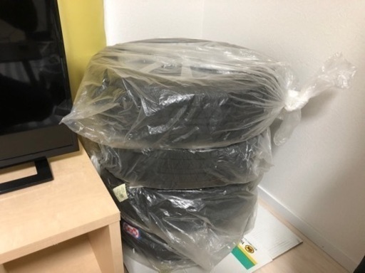 【お得】スタッドレスタイヤ売ります！！