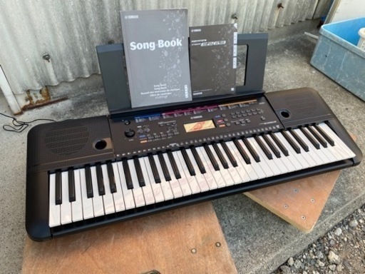 お薦め品‼️高機能‼️ヤマハ電子キーボード PSR-E263 2017年