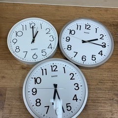 壁掛け時計　【3つあります】