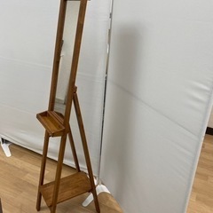 収納付きスタンドミラーの画像
