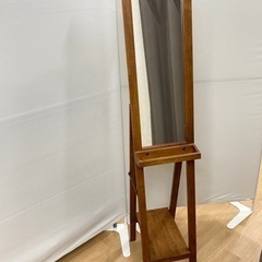 収納付きスタンドミラー