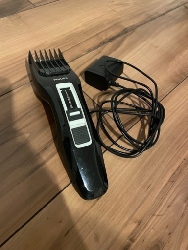 Phillips シェーバー　バリカン　充電器付き　2015年製